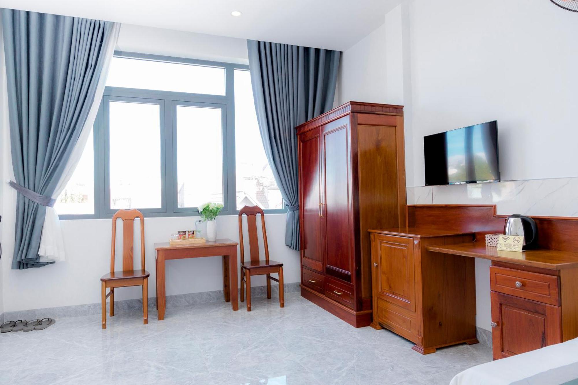 Loc Son Hotel Буонметхуот Экстерьер фото